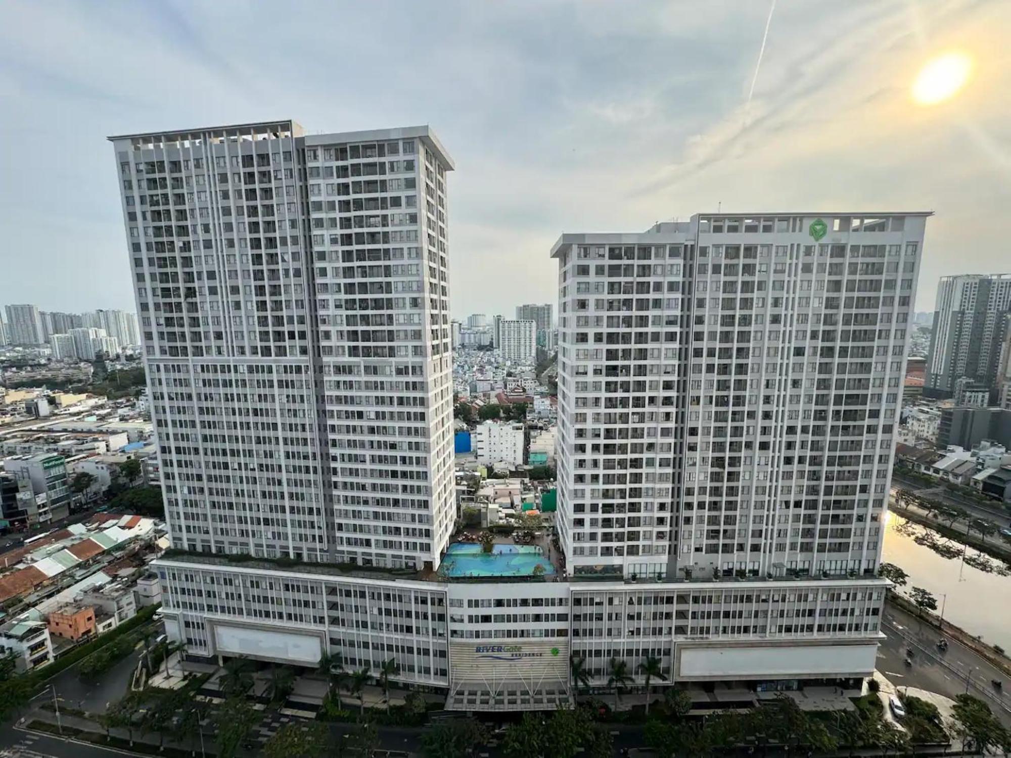 The Rivergate Apartments & Condo Saigon Хошимин Екстериор снимка