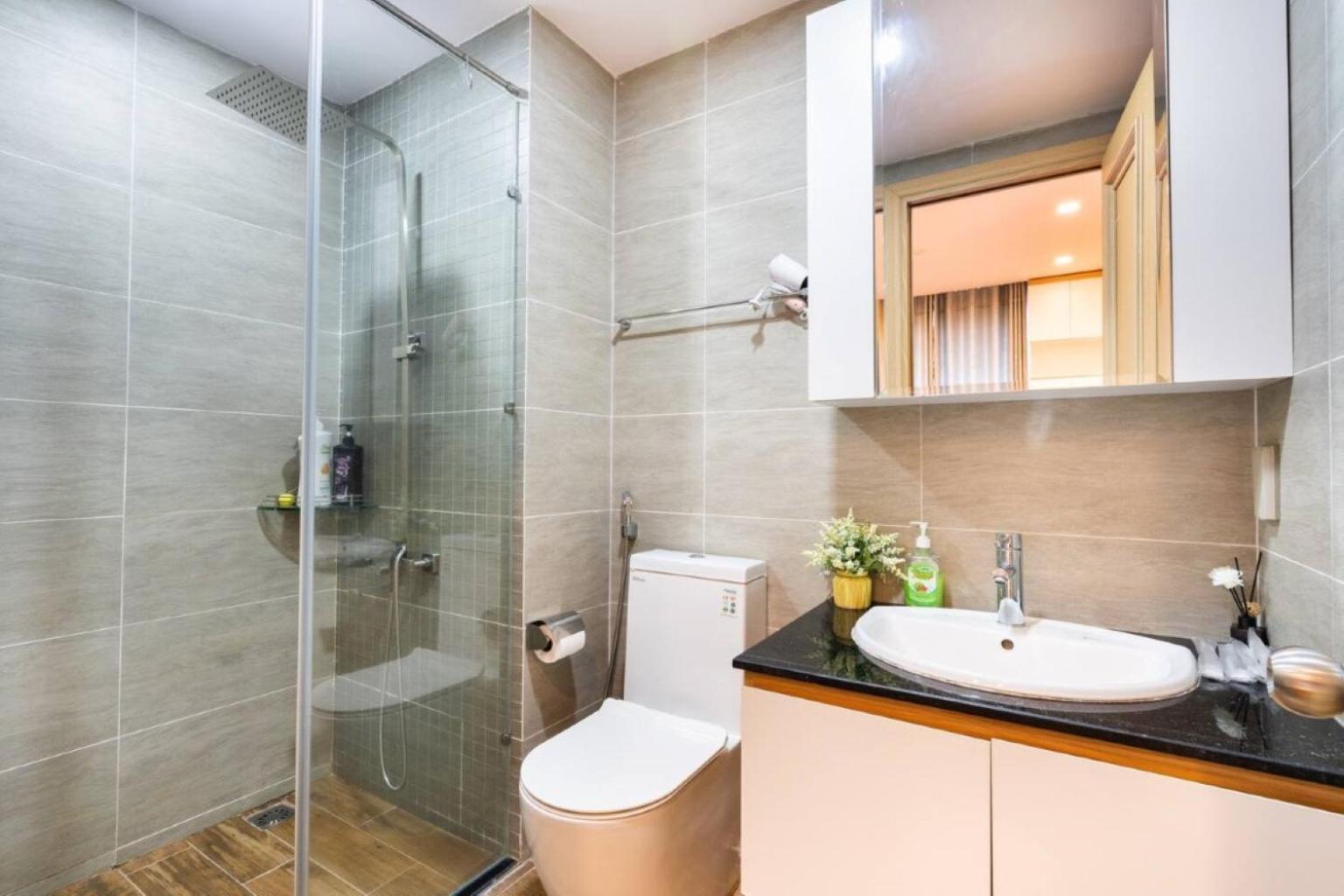 The Rivergate Apartments & Condo Saigon Хошимин Екстериор снимка